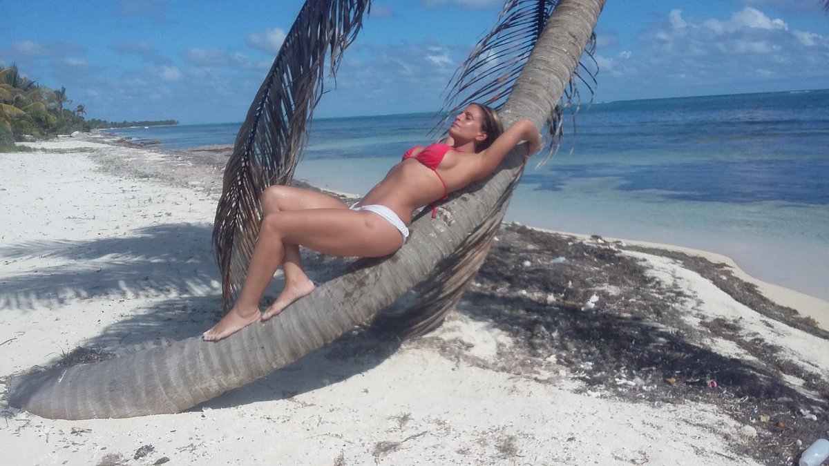 Mixjay's tweet photo. Merecidas vacaciones!!!!! HAPPY 2017 https://t.co/rtxtPdX4Qt