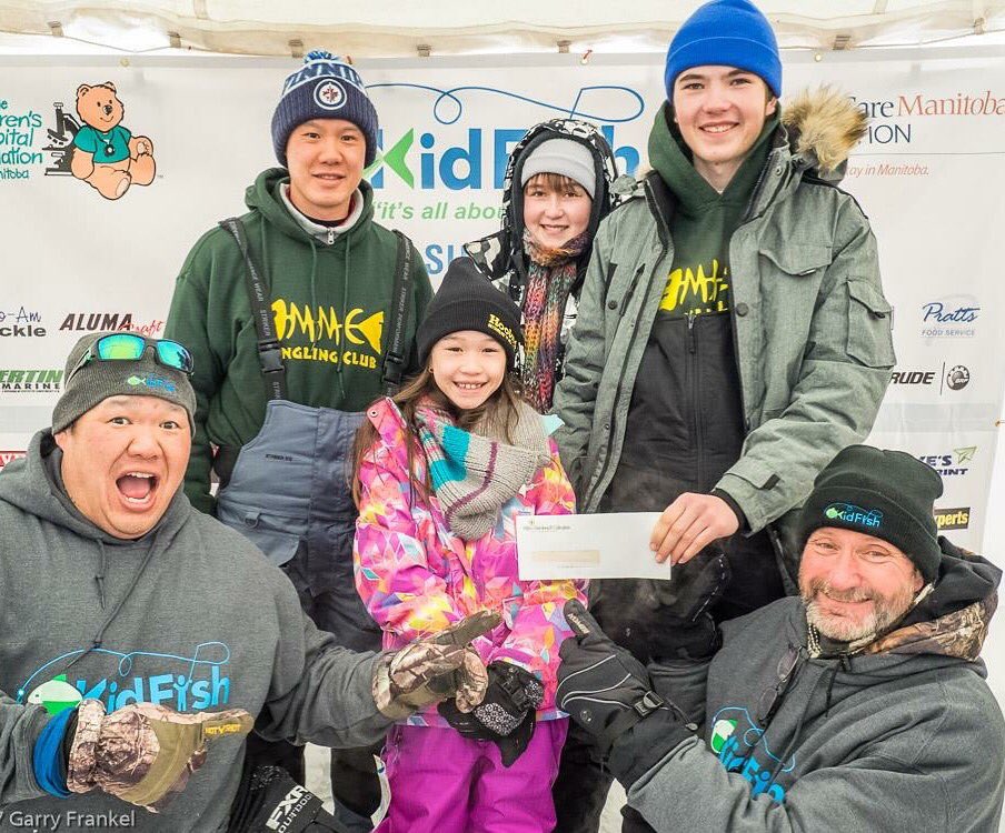MMCBUCKEYES's tweet photo. Miles Mac Angling Club making their donation of money raised to KidDish fishing derby to help kids affected by cancer. @MarkBruce4 https://t.co/7FzfMOqGvt