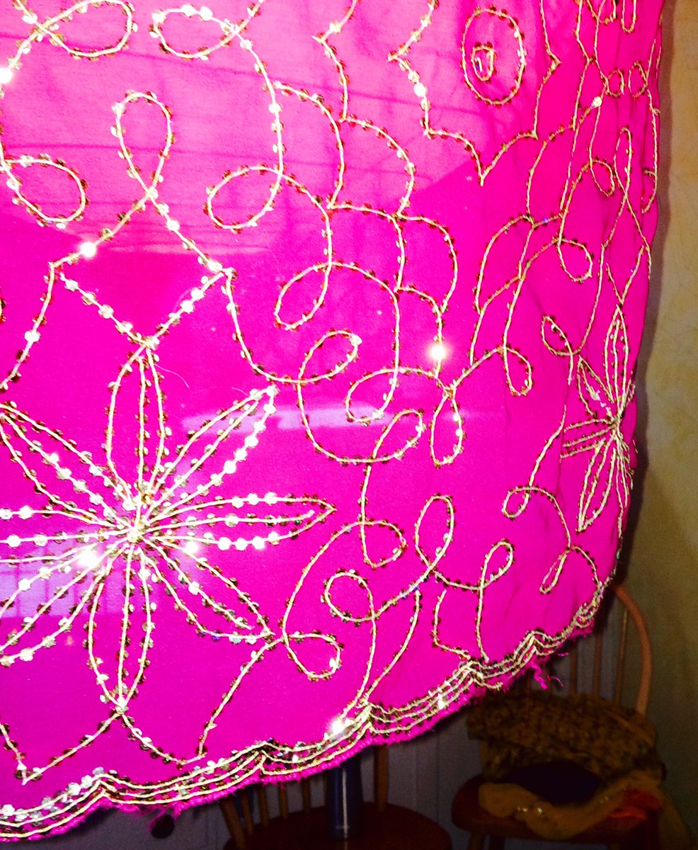 ColorWriteDraw's tweet image. Dazzling pink dupatta you can draw or wear. Or both. #colorinspires #drawing