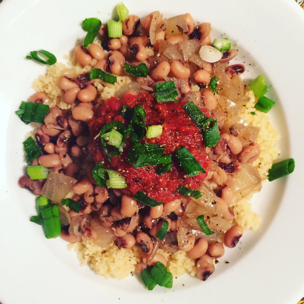vegantatious's tweet photo. Slow cooker blackeyed peas and caribbean bean sauce from #vegan #veganfood https://t.co/zO8srscwH2