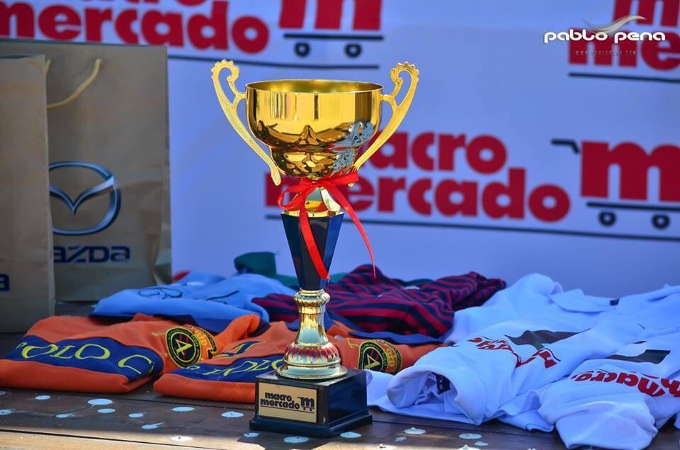 Beach Polo en Bikini, copa <a href="/Macromercadouy/">Macromercado</a> !