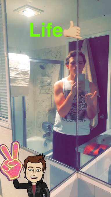 I'm a king 🤴🏽🗡 https://t.co/eJ5Q1oR8PE<a href="/tag/throwback"class="tags"><span>#throwback</span></a>