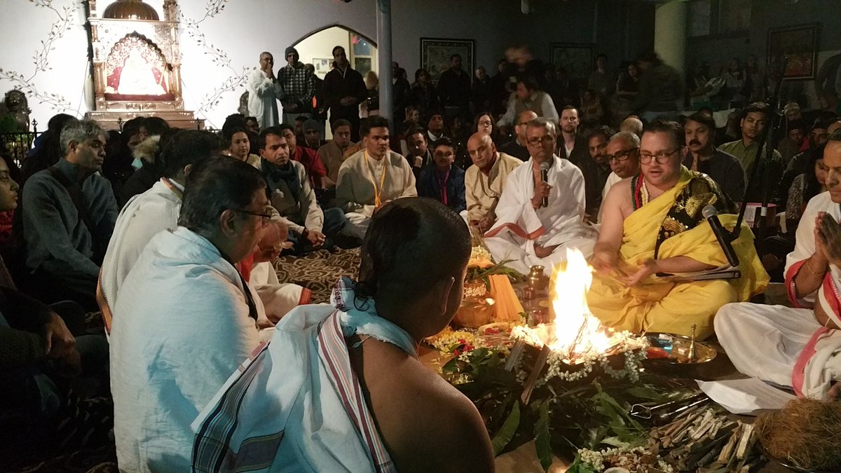TorontoKrishna's tweet photo. A special fire yajna (ceremony) taking place right now, seeking blessings from the Lord as we  start a new year! #harekrishna #toronto #fire https://t.co/e8QeZIwD52