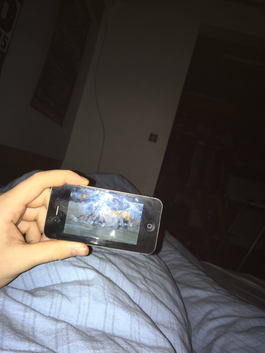 tischt791's tweet photo. Morgen Schule?Egal!😎 Du Icke ich hab nächste Woche am 15.01 mein 18-er..Gibts da was für mich??Kriegst auch ein Kuchenstück😋#ranNFL @Icke41 https://t.co/myjUvX2WcZ