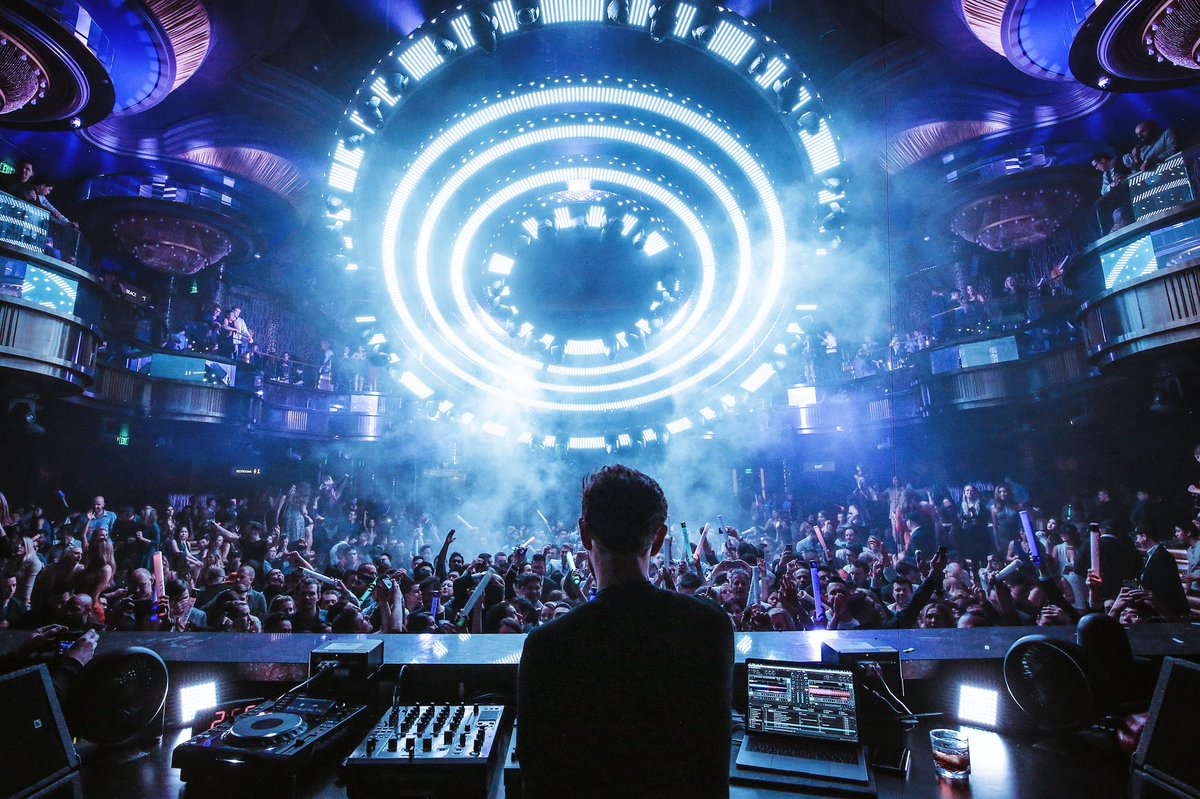 Zedd's tweet photo. My new Vegas home. https://t.co/eDhuTcqgPN