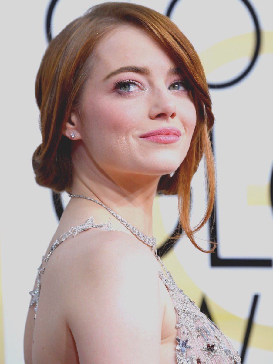 joynewsom's tweet photo. emma stone looks gorgeous 💕 #GoldenGlobes #GoldenGlobe https://t.co/HNnJPNbfGa