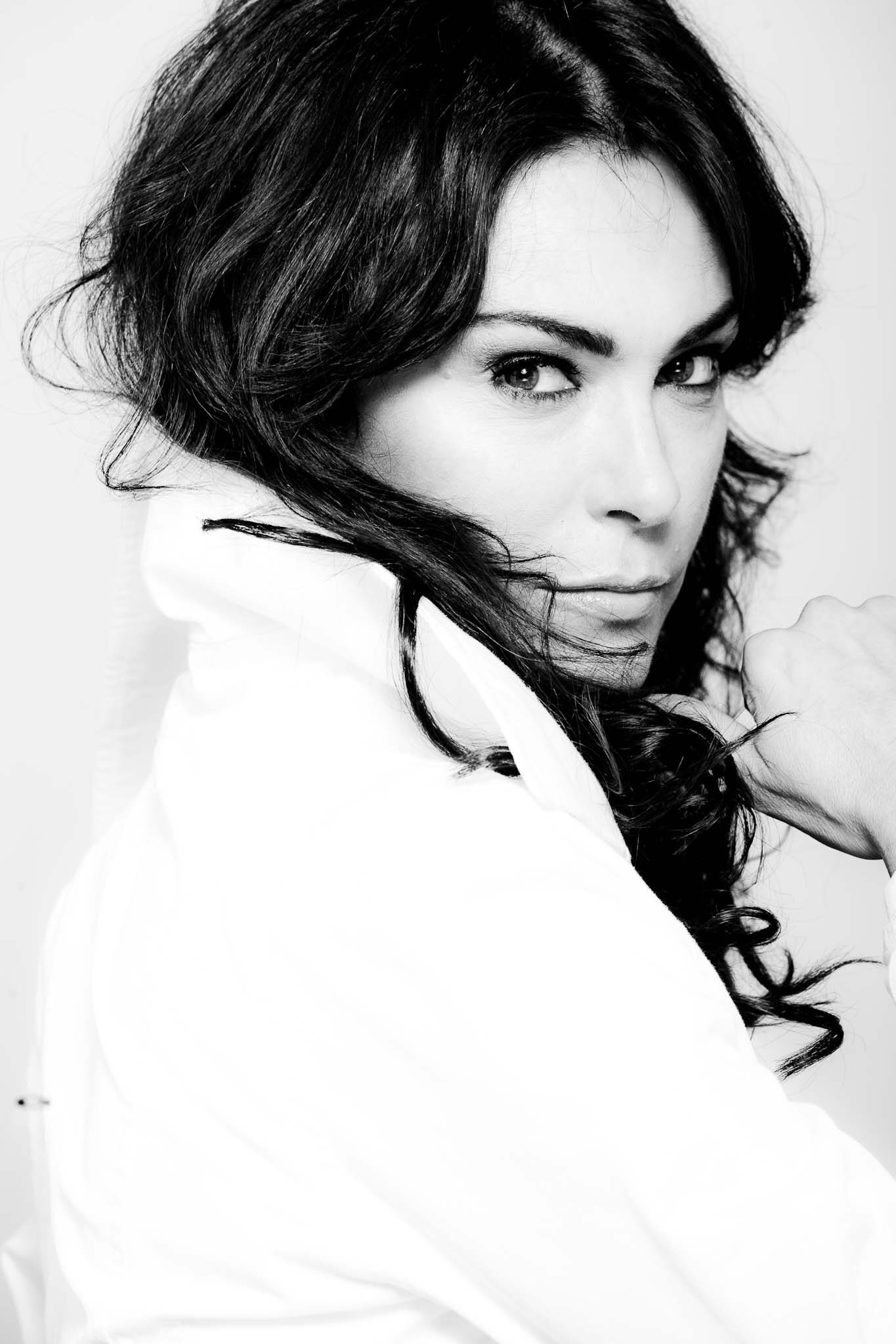    Happy birthday to the gorgeous Michelle Forbes! ¡Feliz cumpleaños 