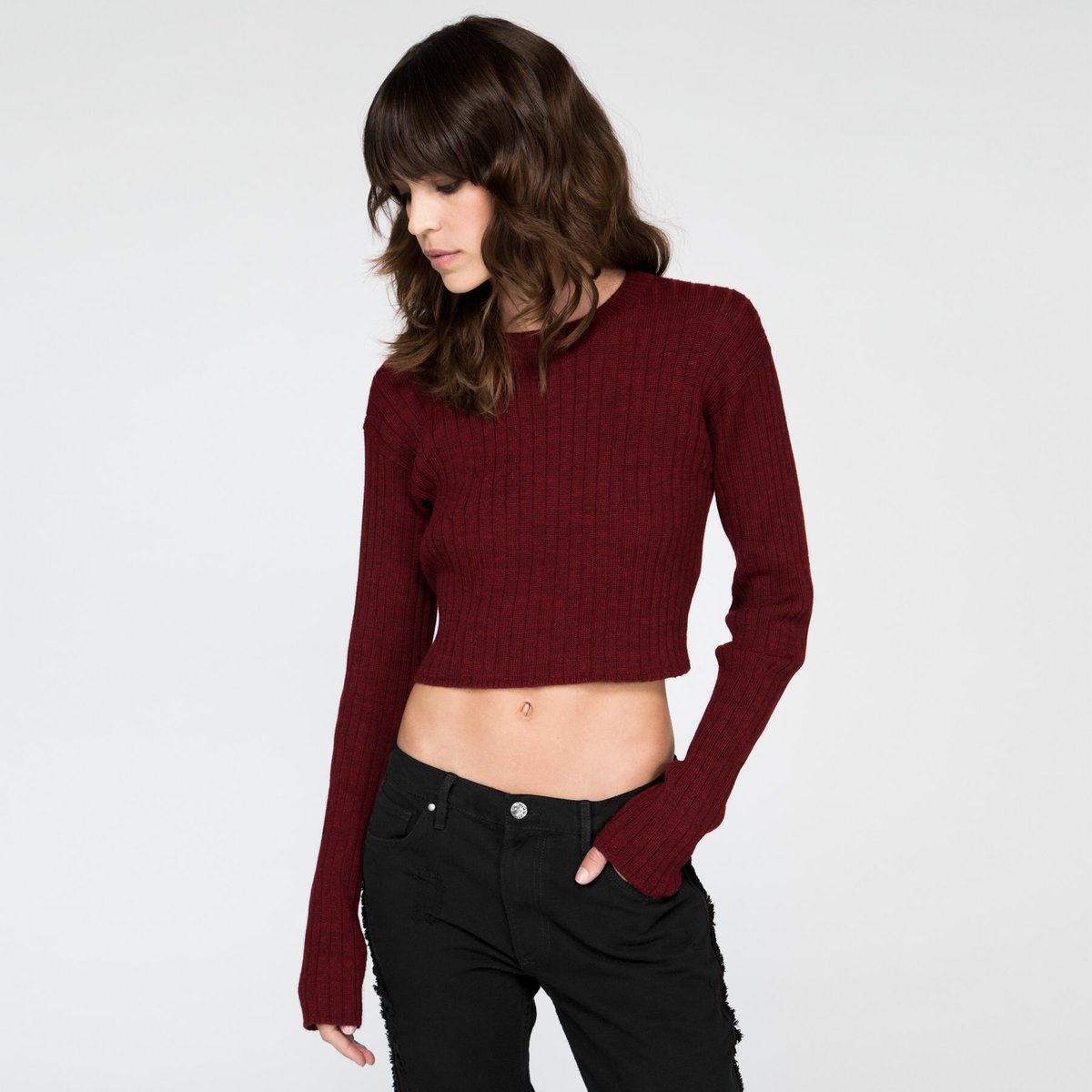 frankie_us's tweet photo. Baby Alpaca Cropped Ribbed Sweater in Red. Now available at the FRANKIE CoLAB, in-store and online. #BeFRANKIE #WomensWear #ReadyToWear https://t.co/IhGlGSH5qa