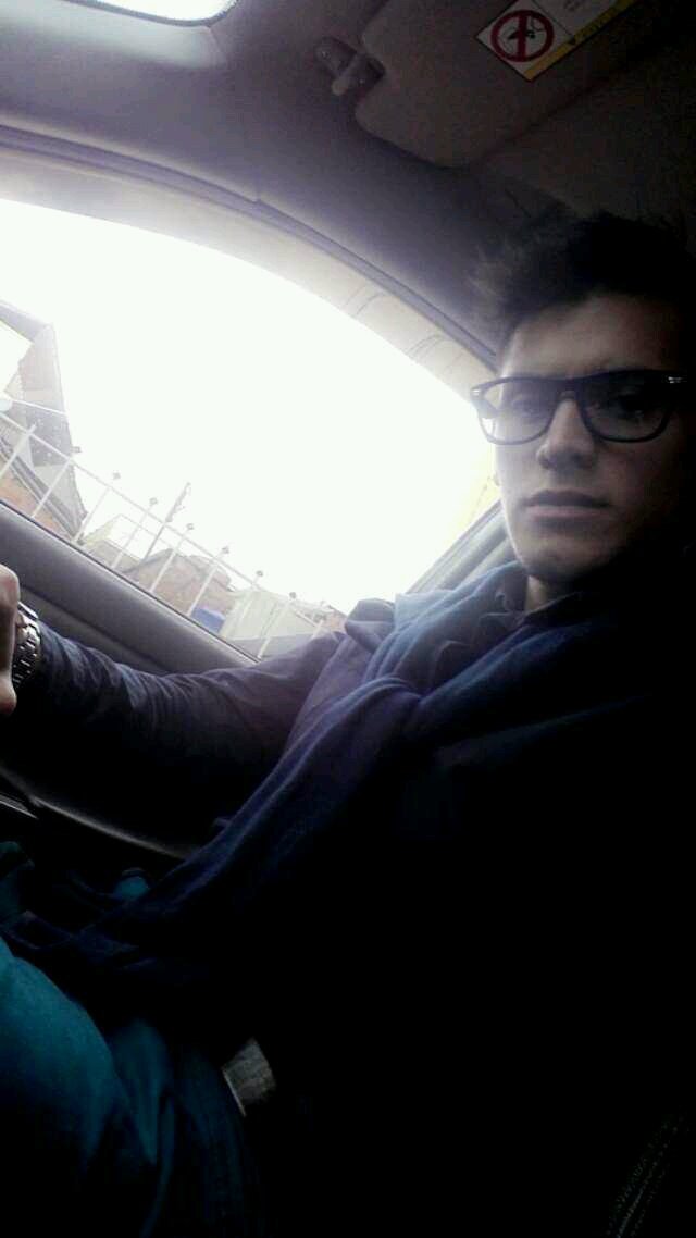 _Bonhomia's tweet photo. Lo que más amo ahora de mi vida, es que soy yo el dueño de mi tiempo y si lo invierto de sol a sol, sé que luchó por mi y para mi. https://t.co/zKiZA5QrfL