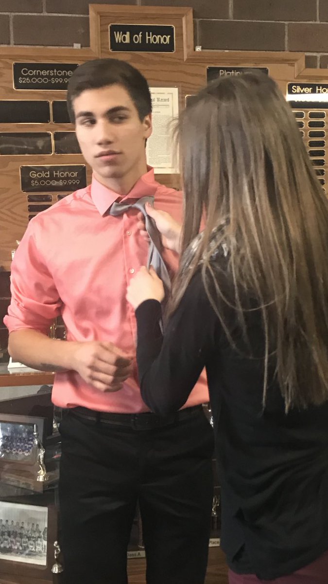 MadiVanness's tweet photo. Get you a guy who looks at you like this 😍😍😍🙌🏼😩😩❤❤ @kingbruh_5 #jkhehatesme https://t.co/aDwILeknkd