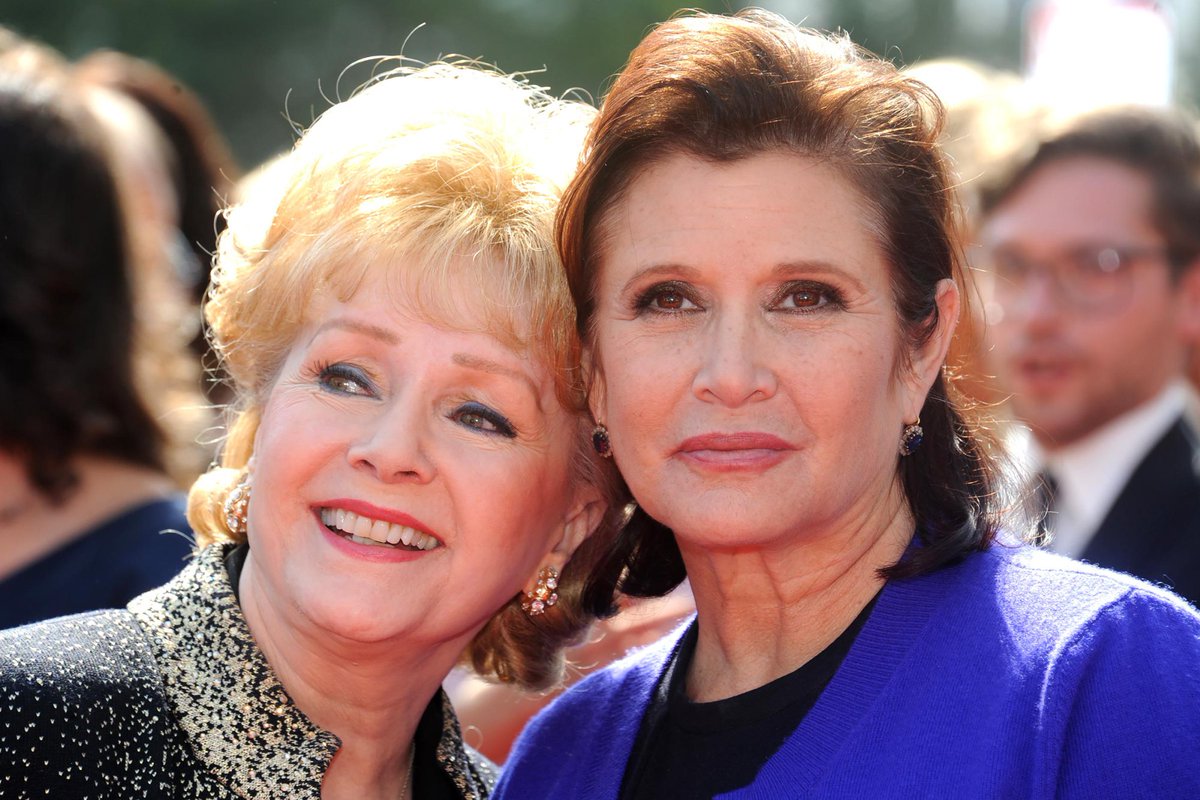 EW's tweet photo. The #GoldenGlobes pays tribute to Debbie Reynolds and Carrie Fisher: https://t.co/XxOXZR4nuf https://t.co/XThaDuWzXF