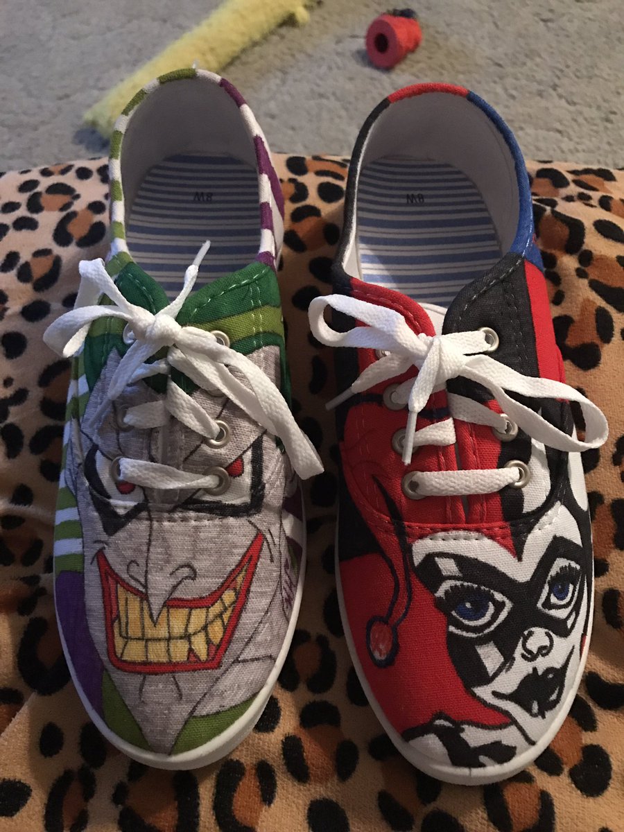 SpotsCreations's tweet image. Latest project ✍🏻 #DcInspired #jokerandharley #HarleyQuinn #TheJoker #shoes #freehand #paintedshoes @MargotRobbie @JaredLeto