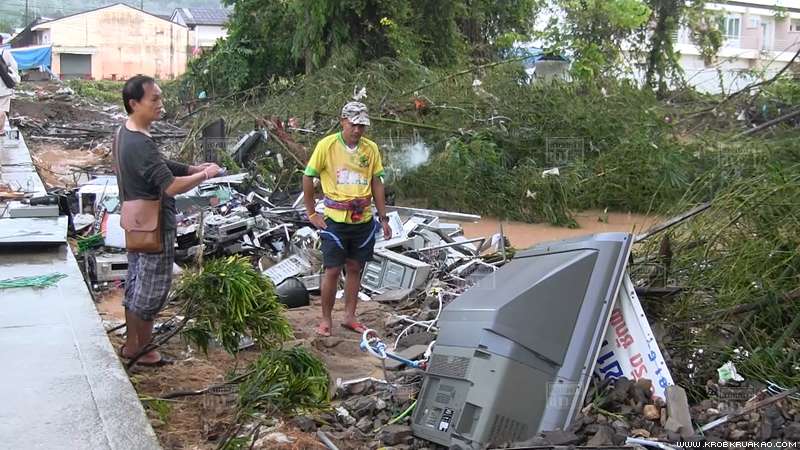 thaiflood's tweet photo. [10.10 น.,9 ม.ค.] #น้ำท่วมกระบี่ เช้านี้น้ำลดแล้ว บ้านเรือนประชาชน-ถนนเสียหายหนัก
https://t.co/hiVgnQk2Nf #Thaiflood #น้ำท่วม #น้ำท่วมภาคใต้ https://t.co/AbJdYOwDp0