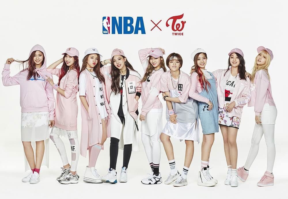 Twice. Twice cheer up. Твайс чарап бейби. Твис это. Твайс дебют.