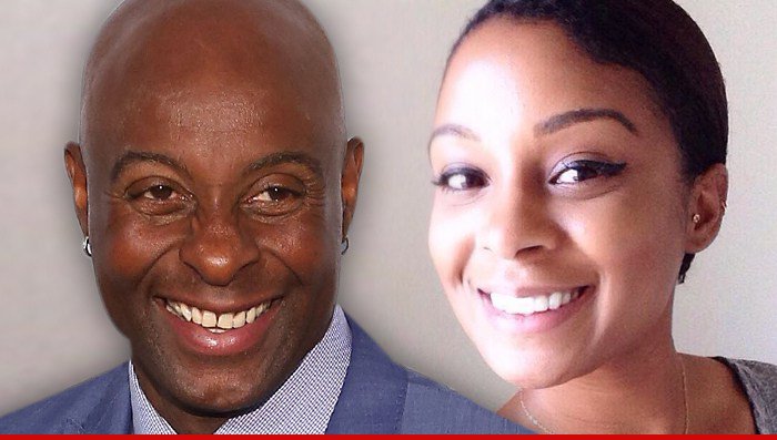 Authority_Radio's tweet photo. Jerry Rice's Daughter Is Taking Up Football https://t.co/heZiDiUVhR https://t.co/XfIvS3cGyi