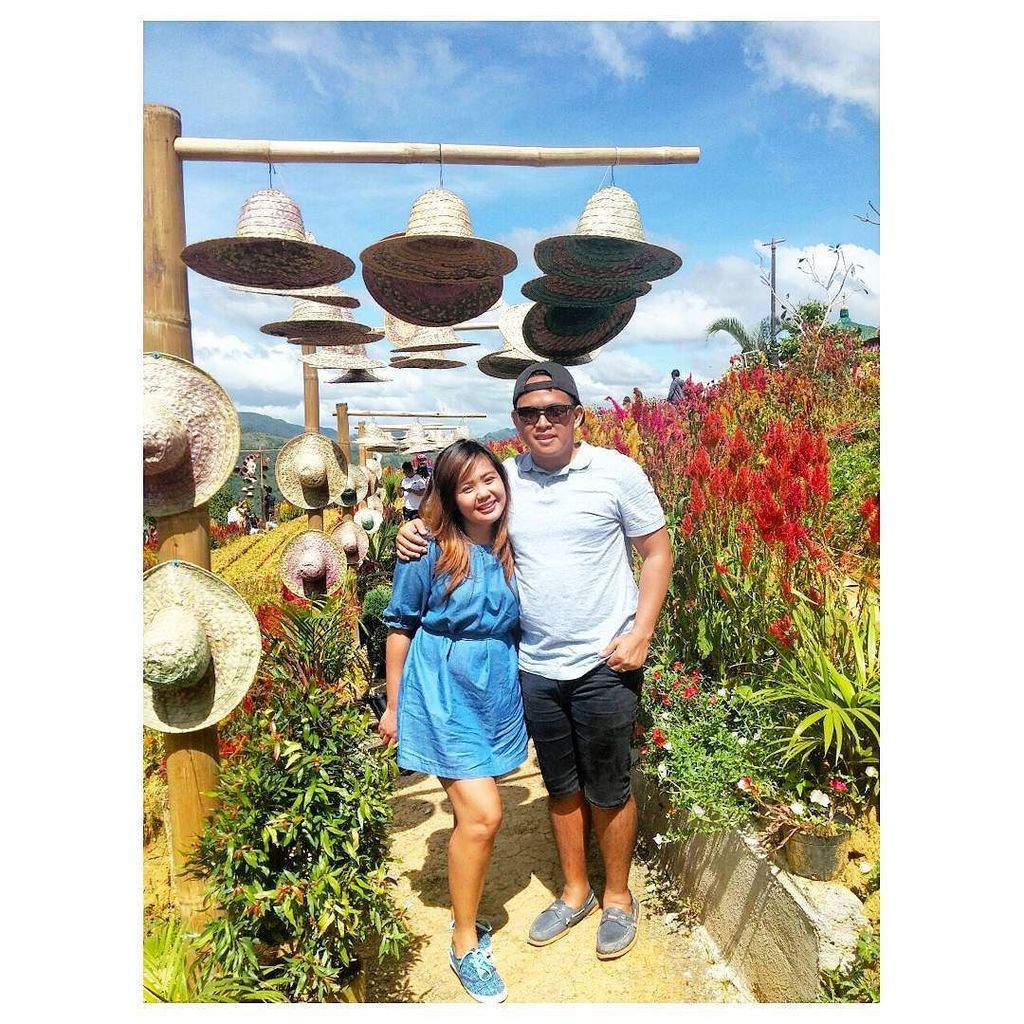 chencometa's tweet photo. Looking for the perfect flower for our wedding... Charot! Hahahaha πππ #paochen https://t.co/0xAozUQR6q