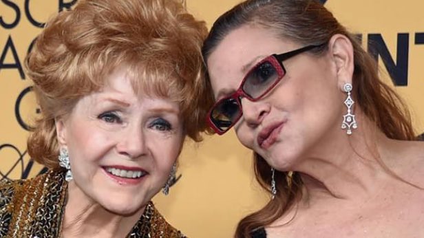 Beautiful tribute to honor the late <a href="/DebbieReynolds1/">Debbie Reynolds</a> &amp; <a href="/carrieffisher/">Carrie Fisher</a>. #GoldenGlobes news.iheart.com/articles/natio…