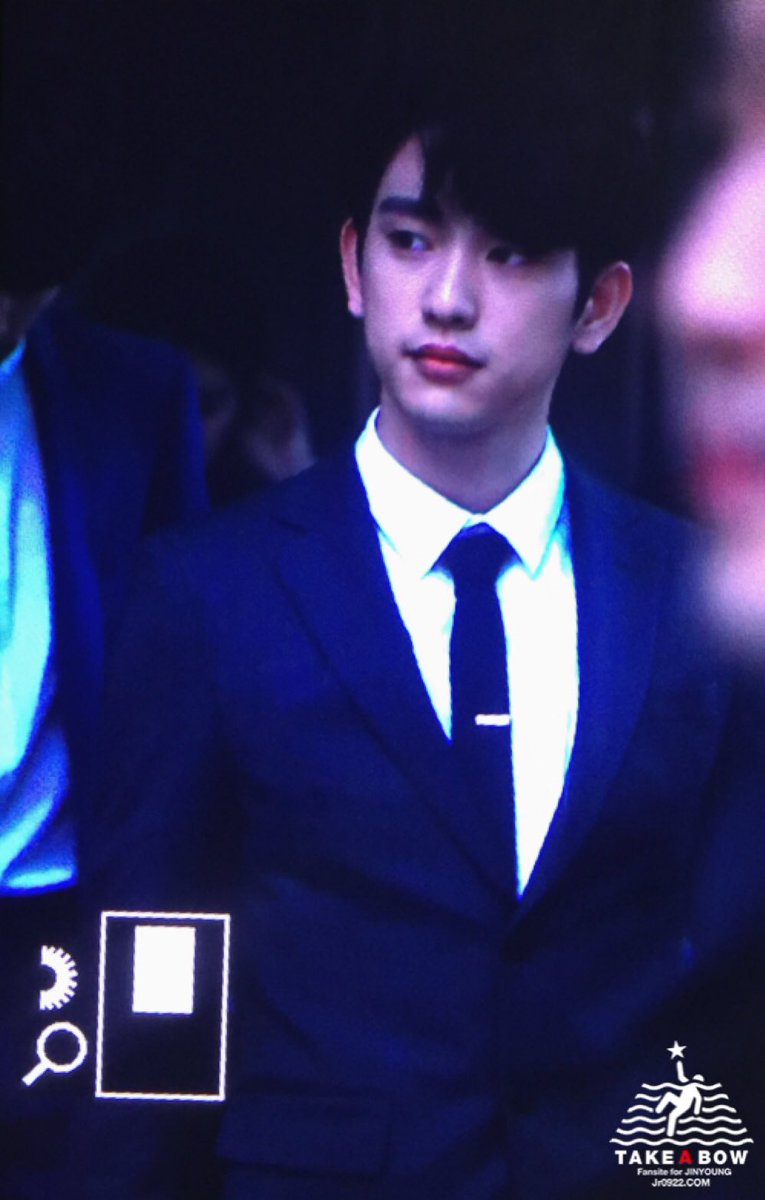 tab940922's tweet photo. 170109 강남구청 위촉식 퇴근 진영❤️
 #GOT7 #갓세븐 #Jinyoung #진영 @jrjyp 기부홍보대사갓세븐 😉💕💕 https://t.co/bA0wsGh1gT