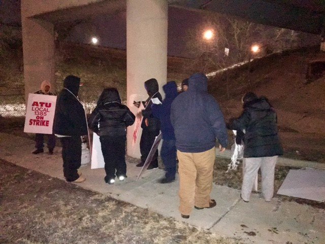 whiotv's tweet image. MORE: RTA drivers and mechanics on strike, walk picket line in downtown Dayton on.whio.com/2j808fK