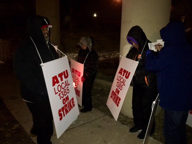 whiotv's tweet image. MORE: RTA drivers and mechanics on strike, walk picket line in downtown Dayton on.whio.com/2j808fK