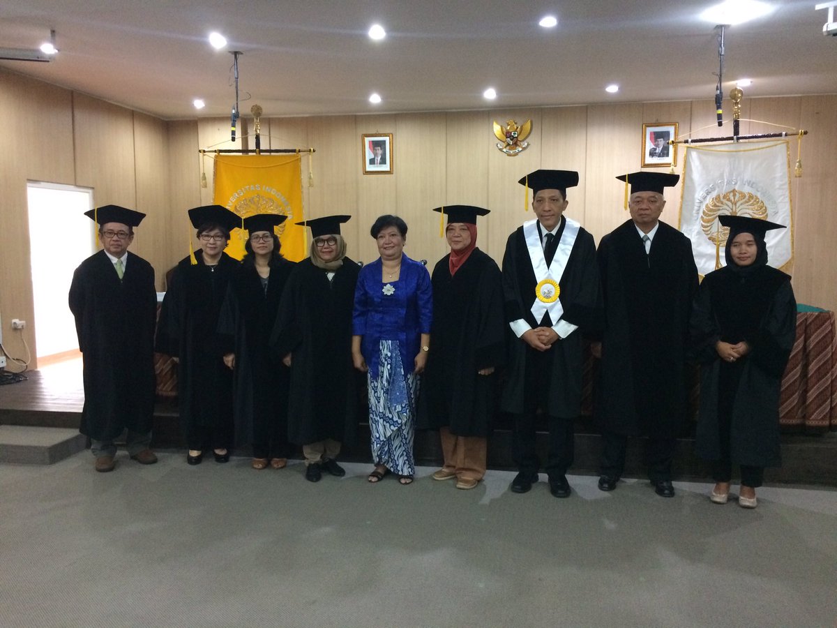 todofs's tweet photo. Ketua @stbaliajakarta resmi menyandang gelar Doktor @bem_stbaliajkt @HMJJ_LIAjkt @hmji_stbalia https://t.co/qFkS7sOvtq