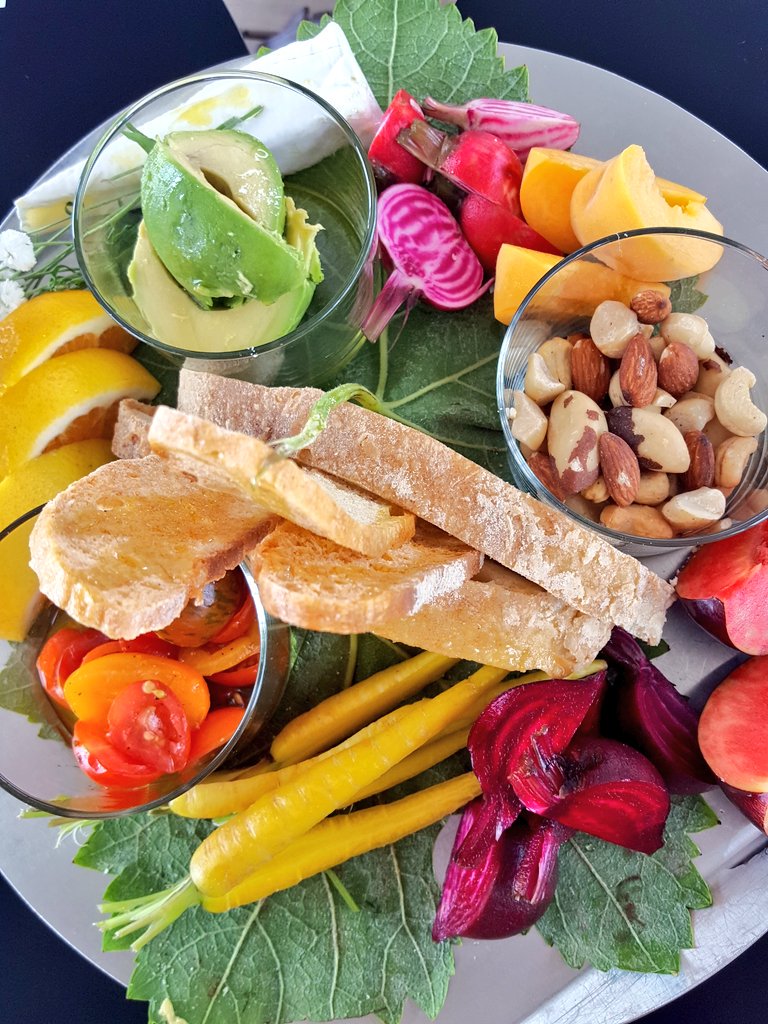 Nothing like a fresh start of a new week ~ start with #MeatFreeMonday &amp; contribute to a healthier environment ~ #ChangeClimateChange 🍉🌿🍉