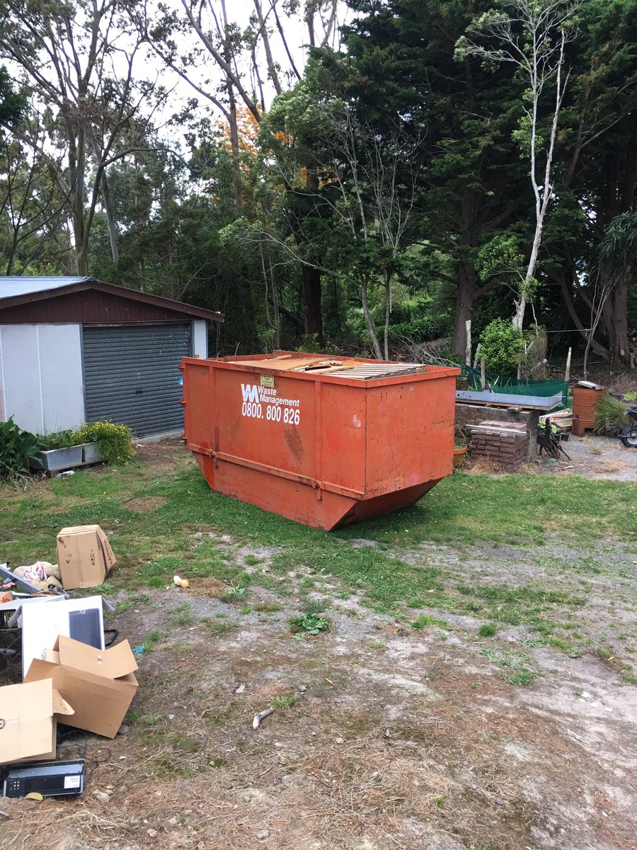 BeardosJanson's tweet photo. 9 cubes of rubbish. Making the most of summer! https://t.co/7zvnUwU9Vu