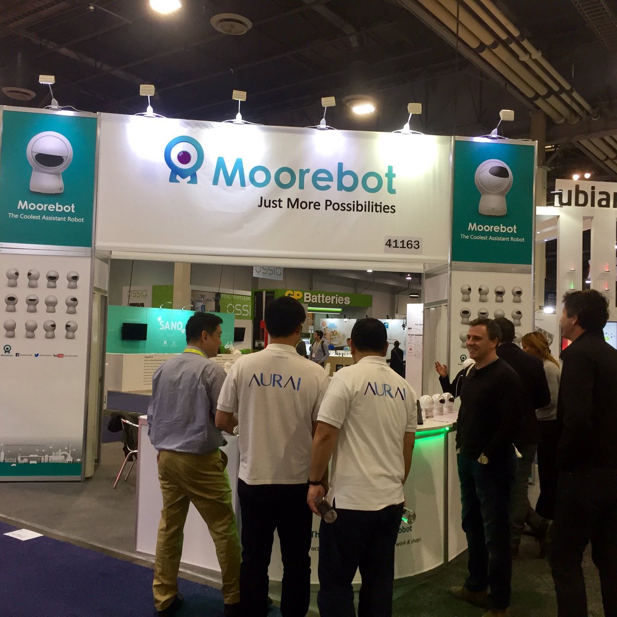 meetmoorebot's tweet photo. #moorebot at #CES2017 , the last day, thank you Vegas! https://t.co/MQI1q4Tbv4