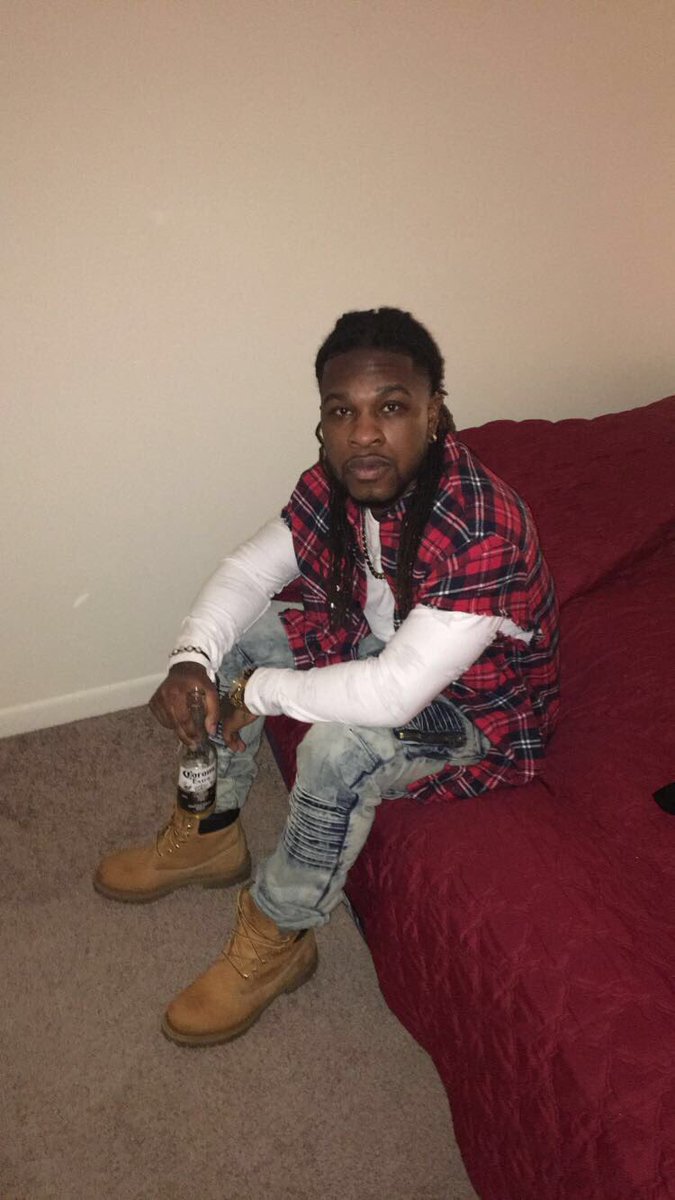 iDontChaseEm's tweet photo. We not the same shit done changed https://t.co/r5xca9gd7l