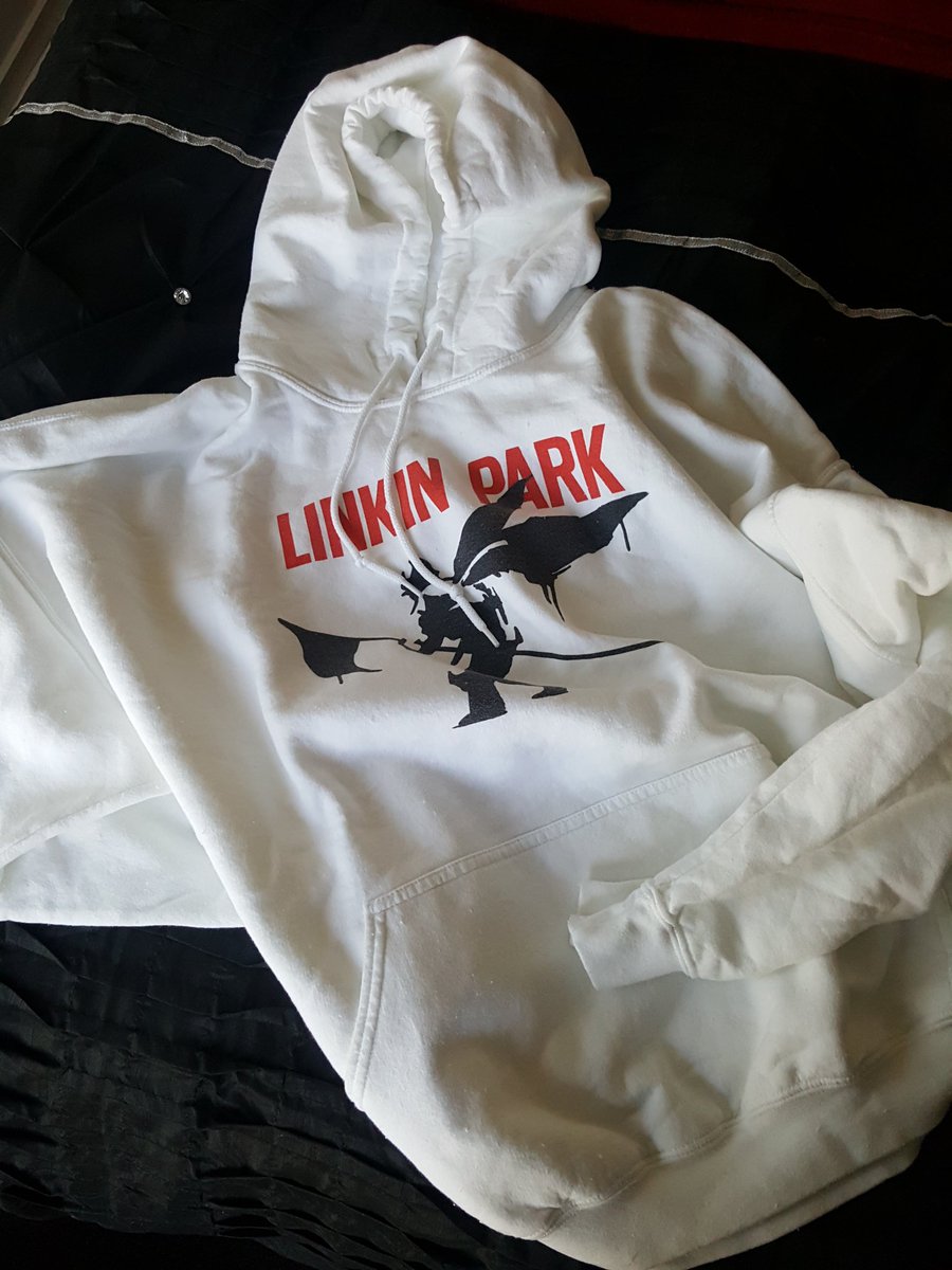 <a href="/linkinpark/">LINKIN PARK</a> <a href="/madeworn/">MadeWorn</a> Post xmas pressie #2 arrived today🎵👍❤ #LPxMW #LinkinPark2017