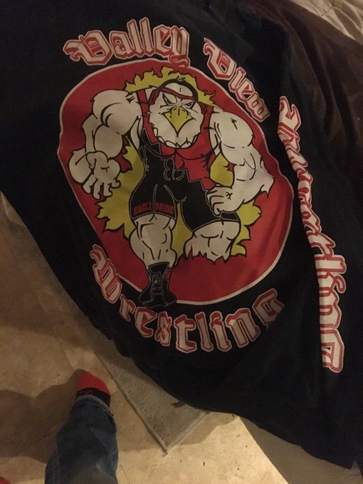 That high school wrestling sweater😂🙈. Between AFJROTC &amp; Wrestling I wondered why no guys wanted to date<a href="/tag/shehulk"class="tags"><span>#shehulk</span></a><a href="/tag/redhulks"class="tags"><span>#redhulks</span></a><a href="/tag/hulks"class="tags"><span>#hulks</span></a>