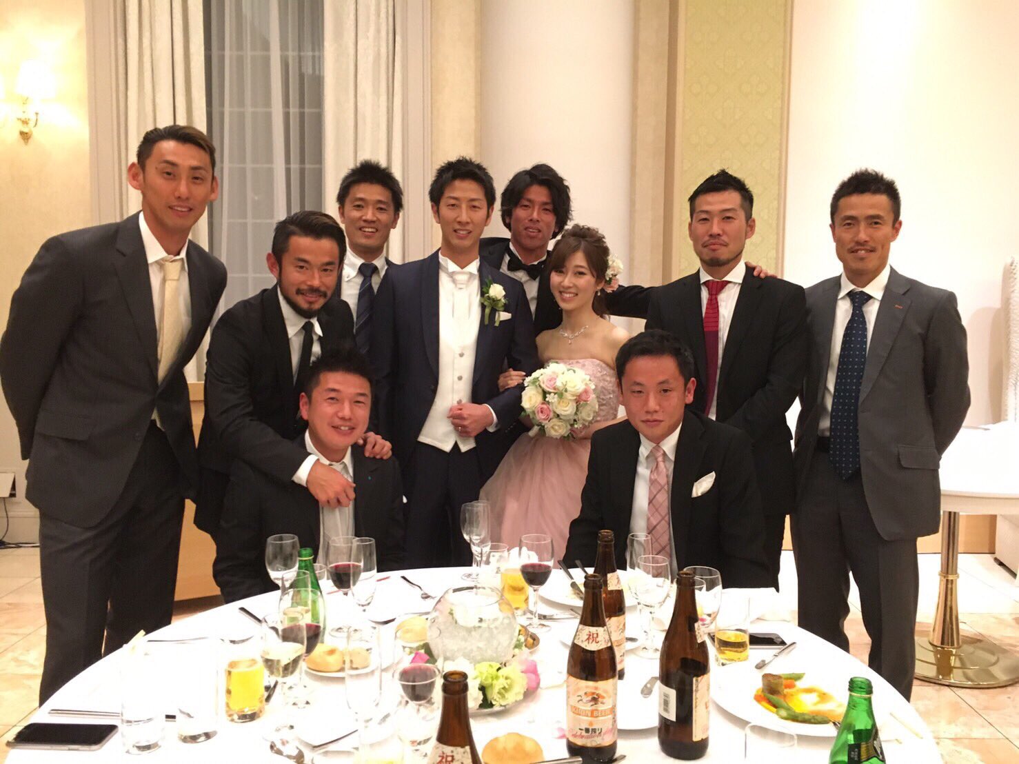 佐藤勇人 Yuto Sato Ar Twitter 昨日はマネージャーのユウマ 今日はメディカルトレーナーのヨウスケの結婚式 彼らがいるから選手がサッカーに集中出来る 2人共有難う そしておめでとう