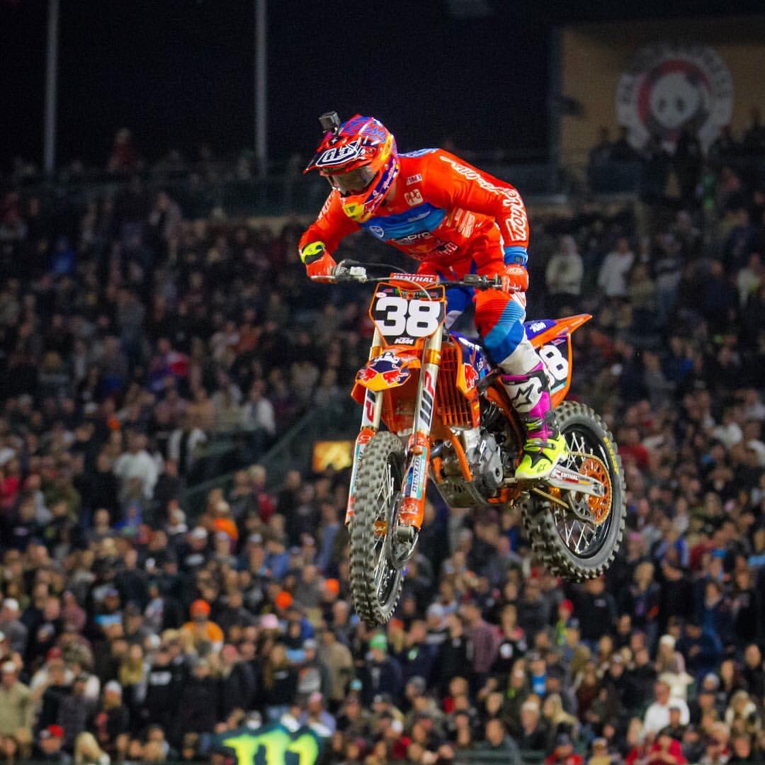 PureMX's tweet photo. Get this look...tld se4 lid,tld ltd edition corse kit &amp; ltd edition alpinestars boots👌 all available in store at puremx👍 tel 01782411631 https://t.co/d7AOIOcgLm