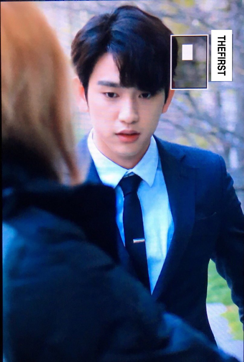 thefirst_0922's tweet photo. #갓세븐 #GOT7 #박진영 #ParkJinYoung 170109 출근 😍😍😍 https://t.co/qwvXGa2gnQ