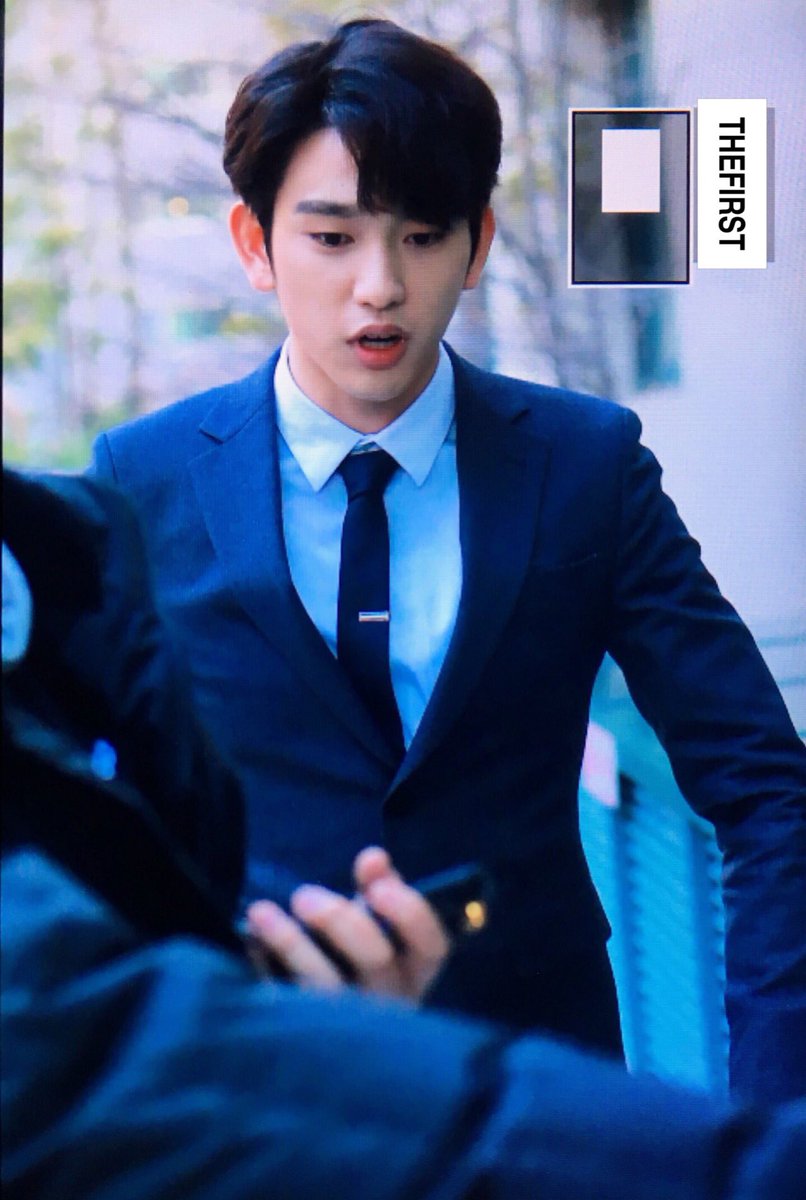 thefirst_0922's tweet photo. #갓세븐 #GOT7 #박진영 #ParkJinYoung 170109 출근 😍😍😍 https://t.co/qwvXGa2gnQ