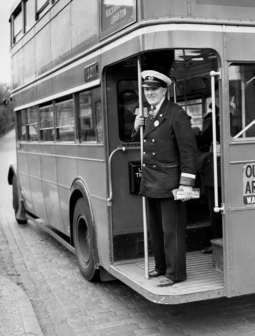 Like this...he was wearing the same. History lives on!