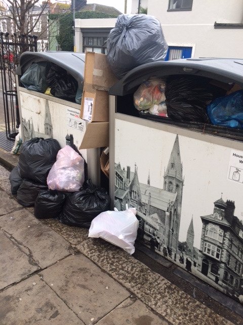 st_clean's tweet image. Are overflowing, stinking communal bins ok? @kiergroup @hastingsbc #kiergroup #rubbish #itstinks