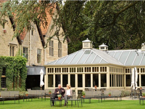 Save 20% on a winter #getaway @ #RaymondBlancs <a href="/lemanoir/">Le Manoir aux Quat'Saisons, A Belmond Hotel</a>. <a href="/Telegraph/">The Telegraph</a>. Quote PKGTEL for a 1 night stay &amp; fine dining. travellersplaces.com/le-manoir-aux-…