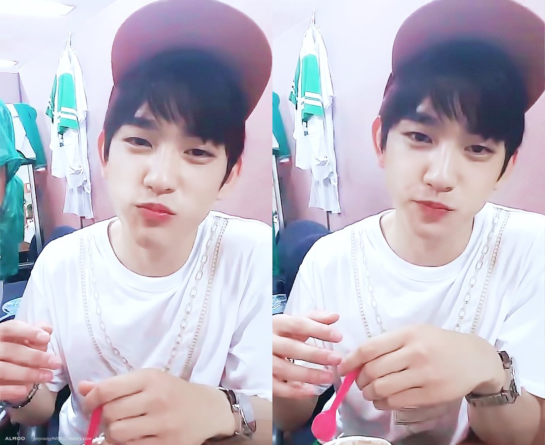 JINYOUNG_940922's tweet photo. 150814 GOTNOW
오늘의진영이랑 동일인물 맞는지.. ?_?
#GOT7 #갓세븐 #Jinyoung #진영

more -> https://t.co/UL2ckSTDDQ https://t.co/rg1TJZ59CJ