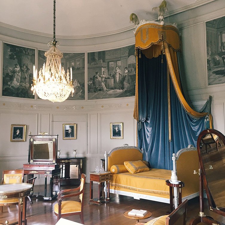 Omonchateau's tweet photo. Un château coup de coeur : le @ChateauValencay, demeure du prince de Talleyrand ! #MagnifiqueFrance 
👉🏻 https://t.co/VknYX0t6PD https://t.co/UAaMeQb1CM