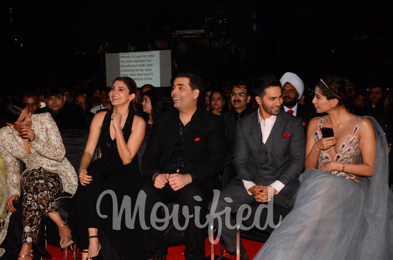 ultrasvarun_dvn's tweet photo. Epic Pic *_* @Varun_dvn @karanjohar @AnushkaSharma @priyankachopra @sonamakapoor ❤❤❤❤❤❤❤ https://t.co/0rms6v41jn