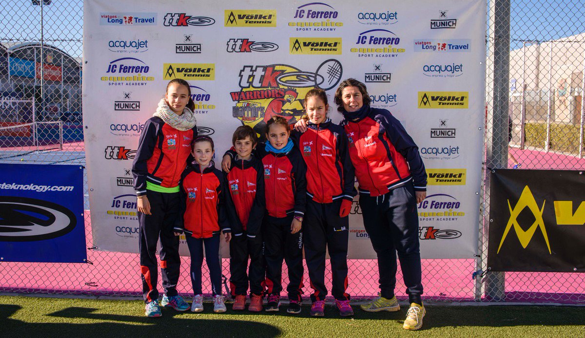 Merecido reconocimiento y homenaje a un club volcado con el deporte y con el Tenis <a href="/TenisRgcc/">TENIS RGCC</a> Mariajo Nanin Eugenio y todo el Team Gracias