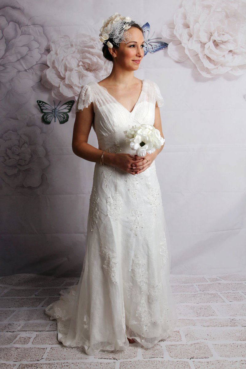 PFdesigns's tweet photo. Samples clearance starts! No bridal gowns more than $600! Hurry brides! https://t.co/ILtPfe6CNS