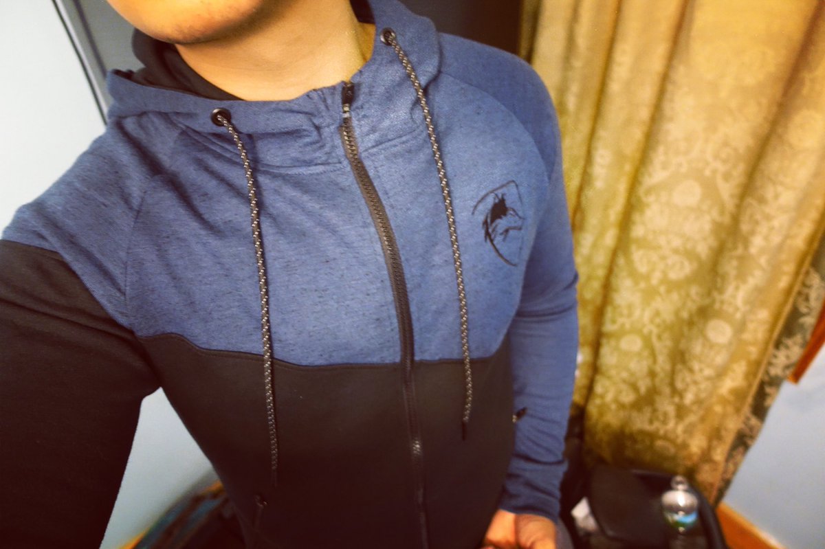 itsKern_'s tweet photo. Alphalete Paneled Hoodie Comber Blue #Alphalete #bpisports #teambpi #motivation #gymshark #Bodybuilding #Bpishred #6packu #randomwaterbottle https://t.co/ozOah2UbT1