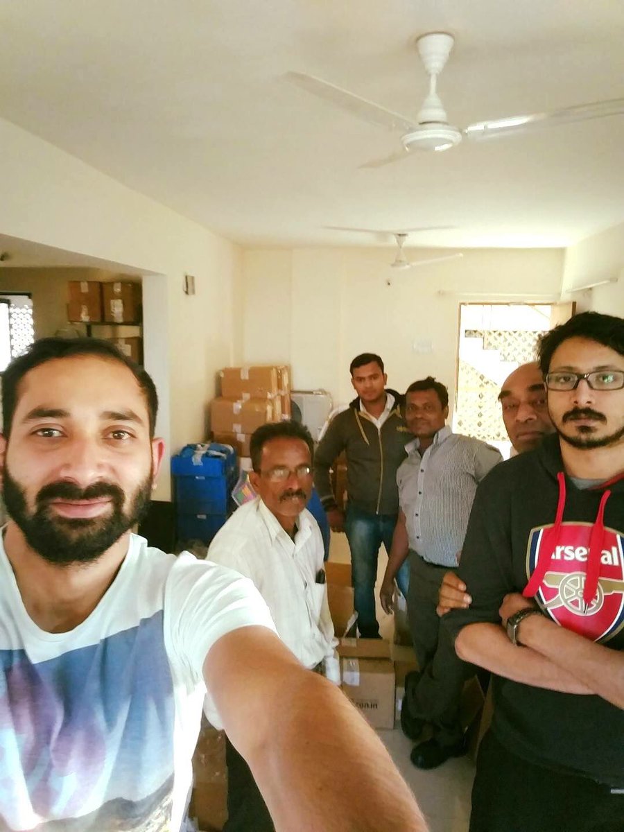marketsbykaren's tweet photo. Cheers to the new year and to new begginings! 

#newoffice #letsgo2017 #marketsbykarenanand #teamwork #weekendmoving https://t.co/wgzGCCLvLQ