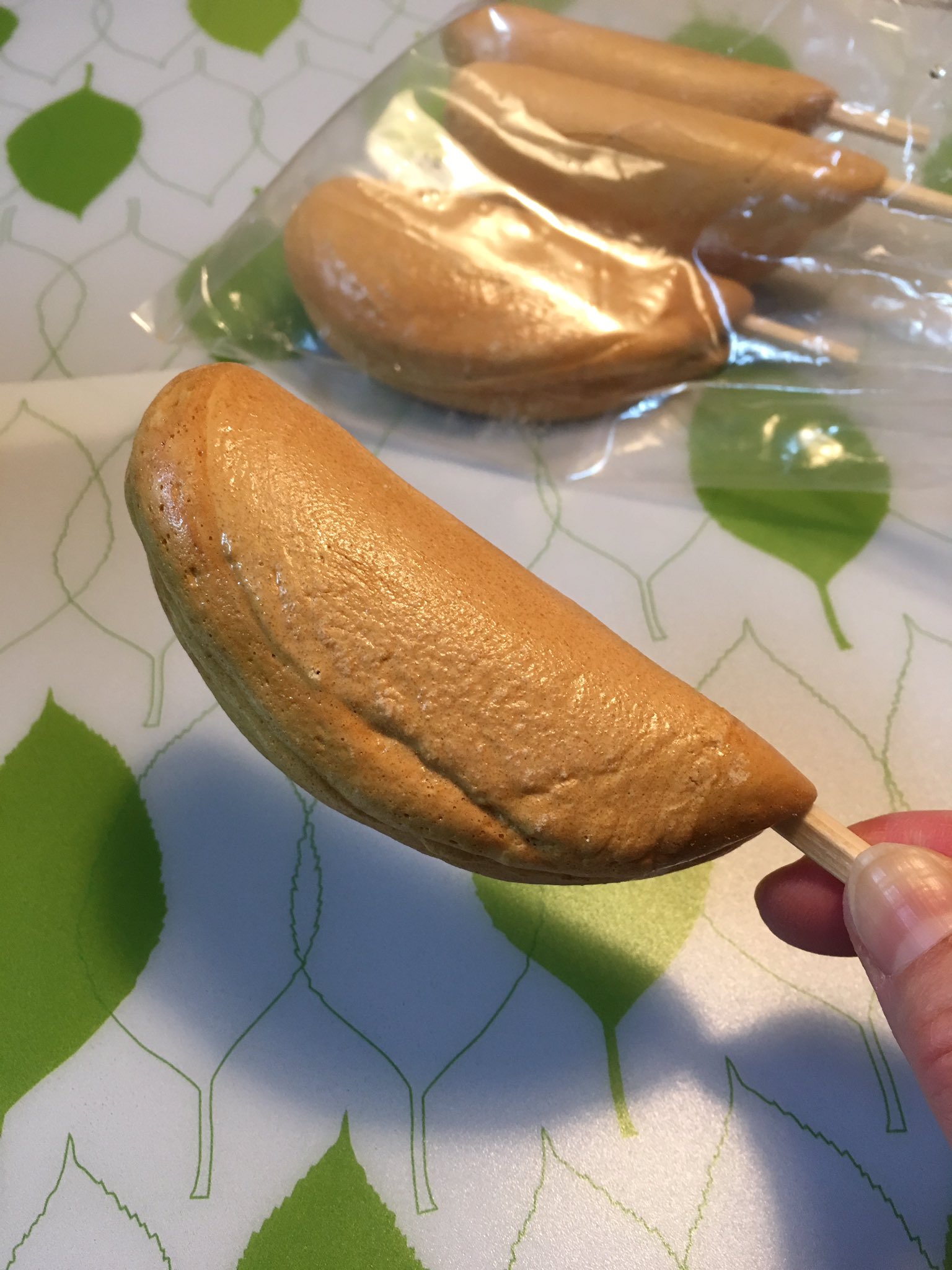 ぴんくいちゃん 屋台で必ず買うカルメ焼き 最近この屋台が少なくて 初詣に行った神社では見つけられず 今日やっとゲット O カルメ焼き T Co Ccqgzhmez6 Twitter