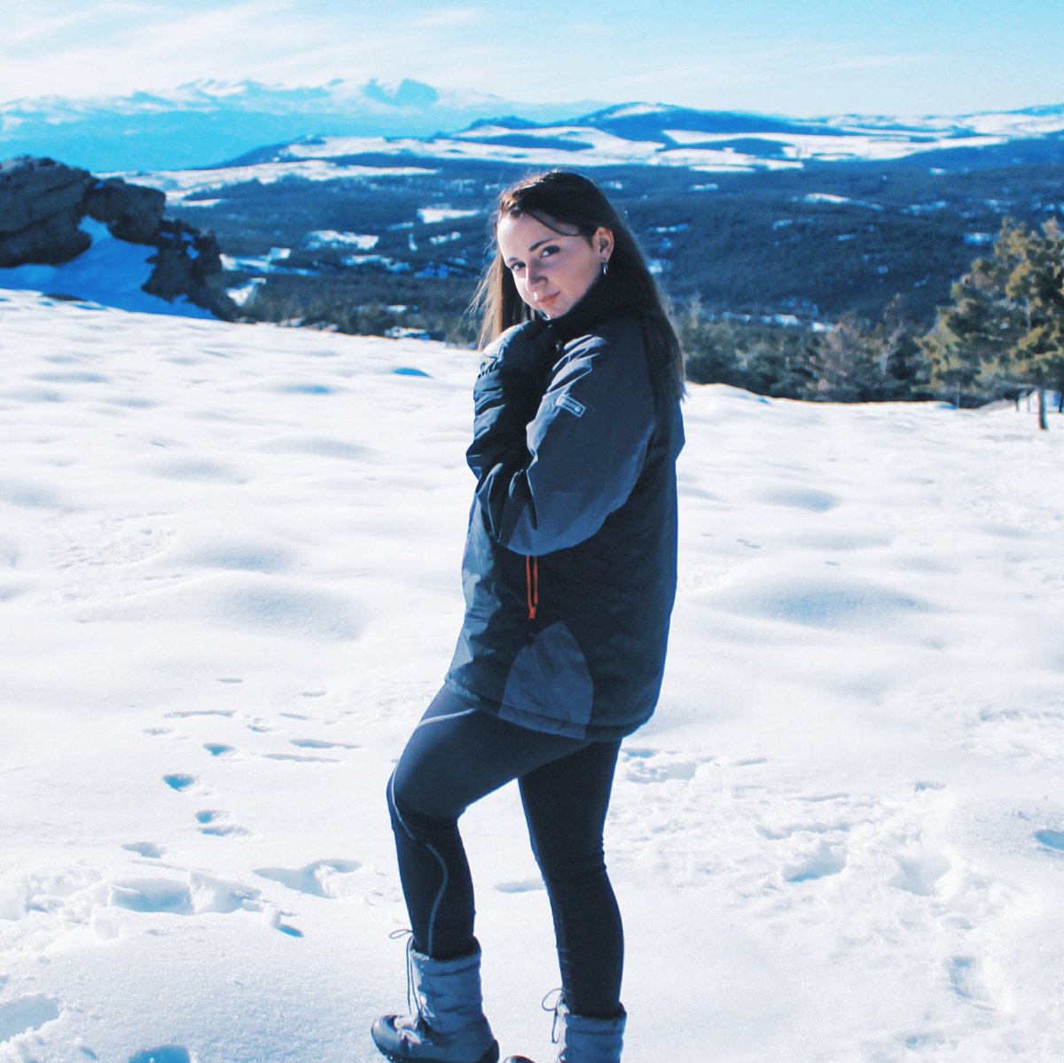 Scesilvia's tweet photo. Sundayyyy ⛄💘🐧 https://t.co/ymFz2DGWHt