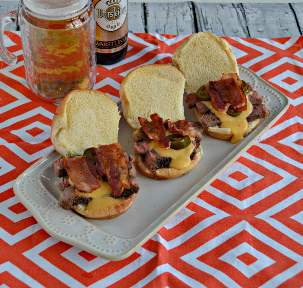 HezziD's tweet image. msg 4 21+:  Check out these awesome Ribeye Sliders w/ Beer Cheese Sauce! @krogerco @PepperidgeFarm #BeersAndBuns hezzi-dsbooksandcooks.com/2017/01/pepper… #ad