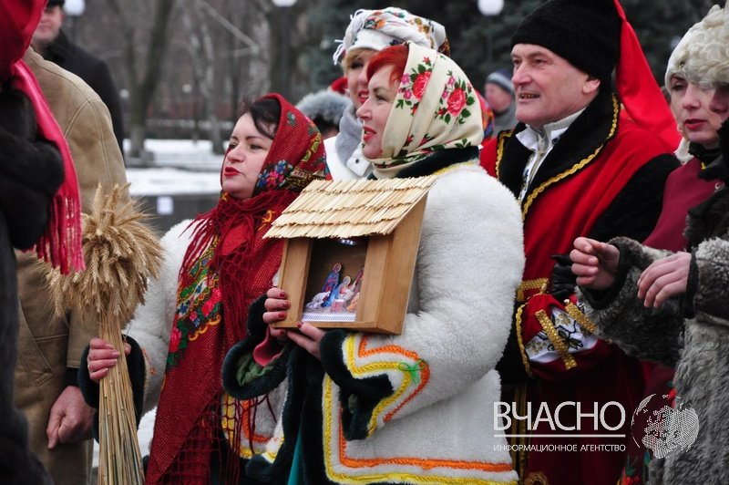 Sloviansk's tweet photo. Жителі Донеччини та Львівщини разом колядували на #фестивал`і #вертеп`ів у #Краматорськ`у
https://t.co/cNRb0a8CzA https://t.co/1TvrNOP5Yd