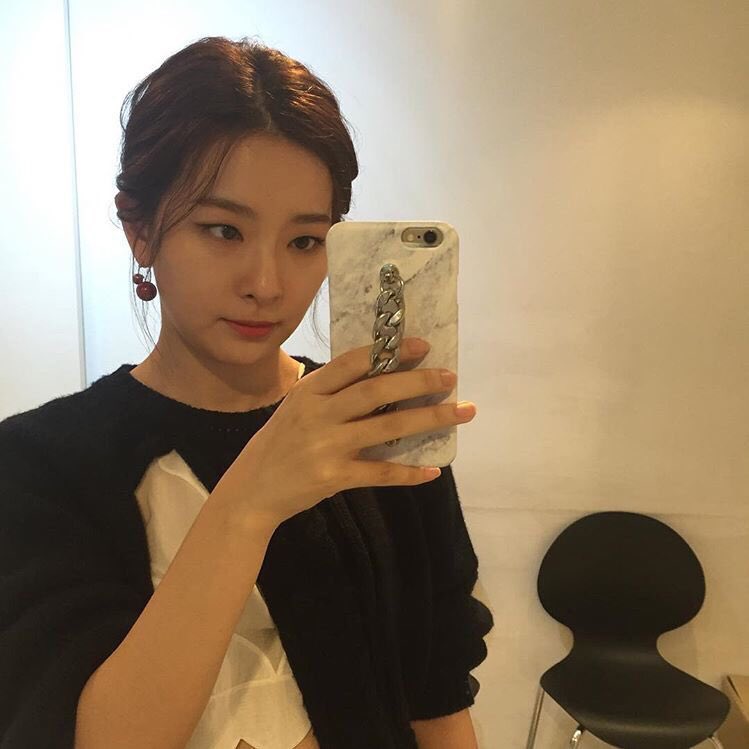KSGUpdates's tweet photo. seulgi's aesthetic https://t.co/qmbOwxRgSn